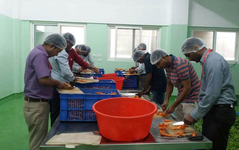 HDFC Sales team in Akshaya Patra Kitchen